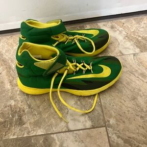 Nike Zoom Hyperrev basketball shoes Oregon Ducks